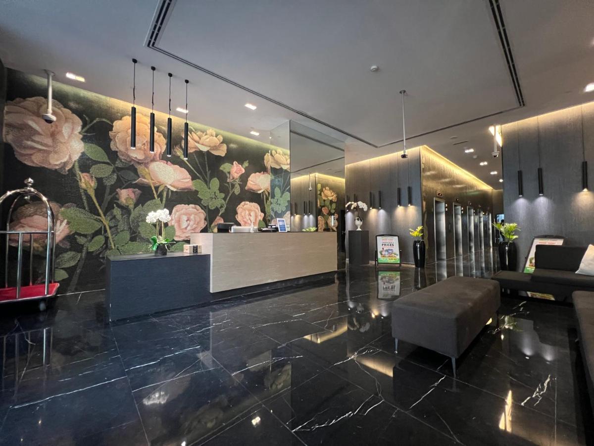 Luxury-designer 1 Bedroom Sea View * Дубай
