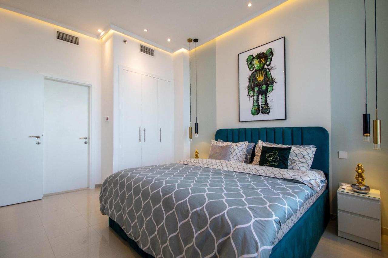 Luxury-designer 1 Bedroom Sea View Апартаменти